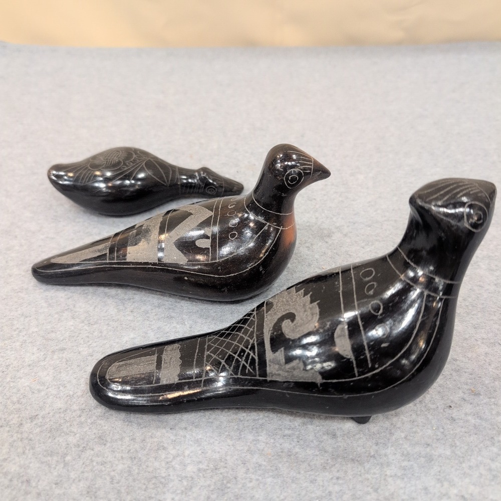 Vintage Mexican Barro Negro Black Clay Etched Bird Figurines Set of 3 Mexico - Picture 7 of 9